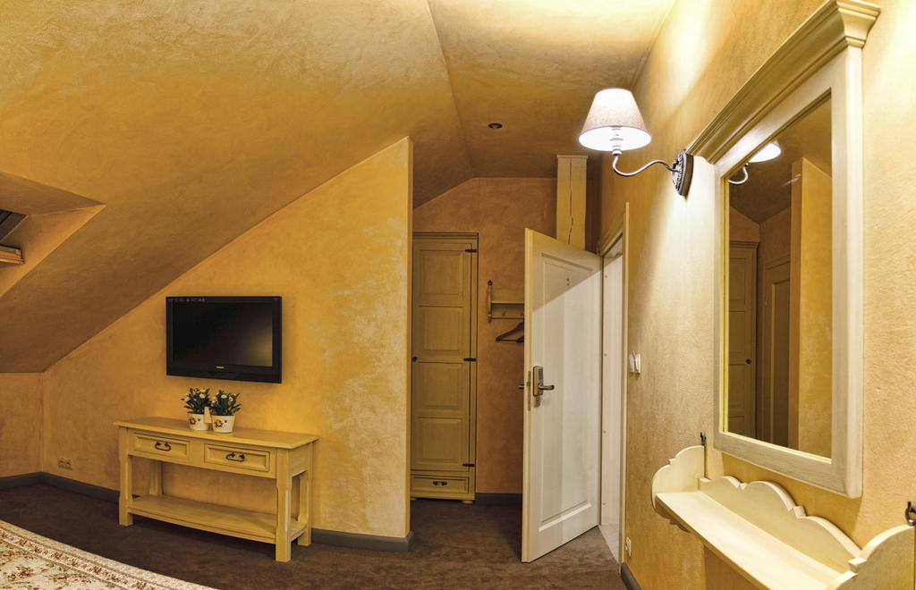 Calvados Hotel Ruda Slaska Szoba fotó